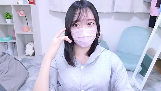 Snapshot of Yurie_ chatting on 03/07/25, 10:10 Yurie online show from 03/07/25, 10:10