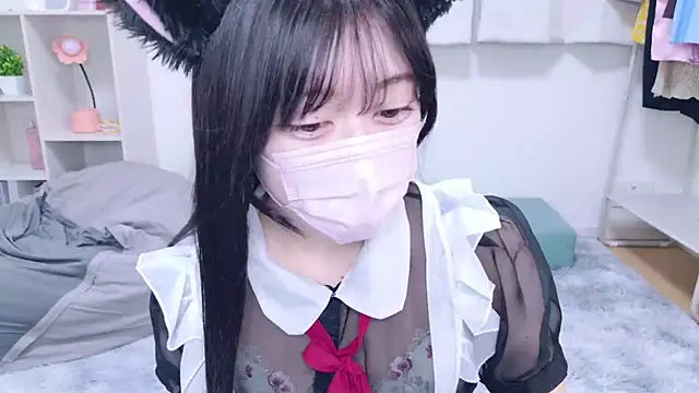 Snapshot of Yurie_ chatting on 03/21/25, 11:22 Yurie online show from 03/21/25, 11:22