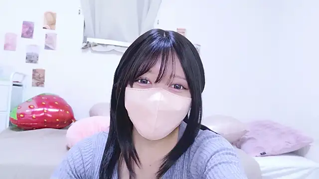 Snapshot of Yurie_ chatting on 04/29/26, 10:19 Yurie online show from 04/29/26, 10:19