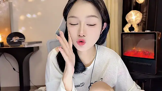 Snapshot of xiaodaibabyy chatting on 02/13/25, 01:37 xiaodaibabyy online show from 02/13/25, 01:37