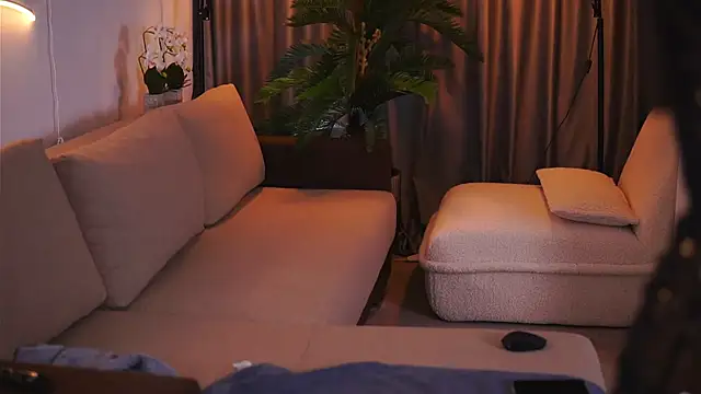 GinaValentinna online show from 02/21/25, 10:37