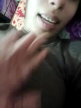 Snapshot of InLero chatting on 12/19/24, 04:57 InLero online show from 12/19/24, 04:57