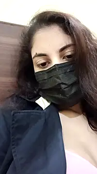 Snapshot of InLero chatting on 12/25/24, 04:33 InLero online show from 12/25/24, 04:33