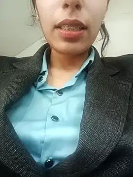 Snapshot of InLero chatting on 01/16/25, 09:27 InLero online show from 01/16/25, 09:27