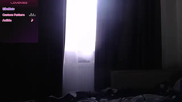 Snapshot of -LauraGold- chatting on 03/12/25, 05:35 -LauraGold- online show from 03/12/25, 05:35