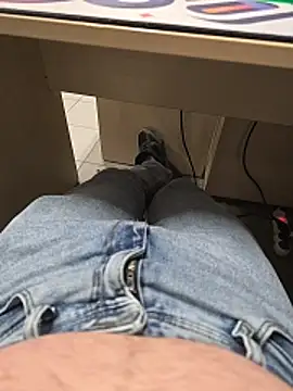 Snapshot of Ibag01 chatting on 12/15/25, 03:27 Ibag01 online show from 12/15/25, 03:27