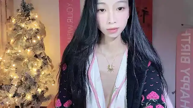 Lili-2 online show from 12/31/24, 02:47