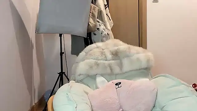 Lili-2 online show from 01/17/25, 06:12