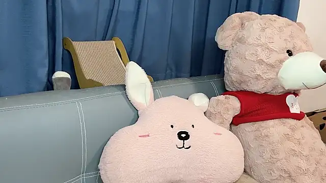 Lili-2 online show from 10/21/25, 05:46