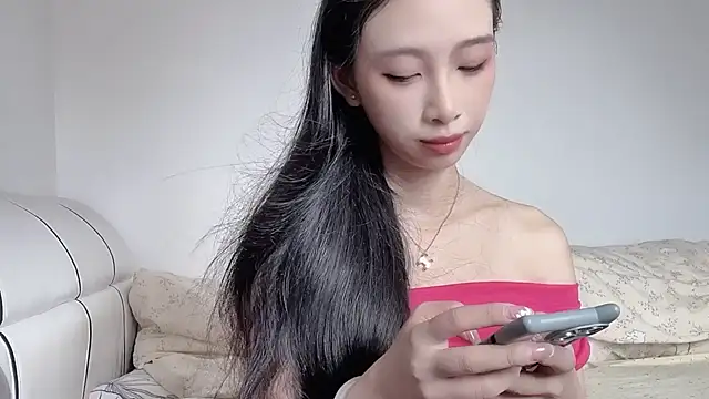 Snapshot of Lili-2 chatting on 06/29/26, 07:14 Lili-2 online show from 06/29/26, 07:14