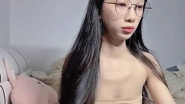 Snapshot of Lili-2 chatting on 07/07/26, 02:32 Lili-2 online show from 07/07/26, 02:32