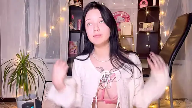 EmmaKittyCat online show from 11/21/25, 06:17