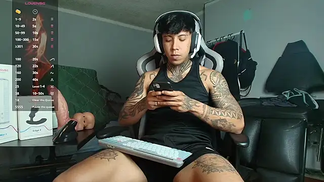 Nickhot0609 online show from 09/22/25, 11:40