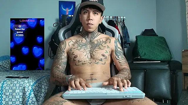 Snapshot of Nickhot0609 chatting on 03/20/26, 09:14 Nickhot0609 online show from 03/20/26, 09:14