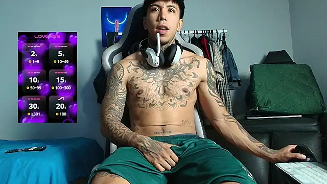 Snapshot of Nickhot0609 chatting on 03/23/26, 09:24 Nickhot0609 online show from 03/23/26, 09:24