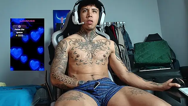 Snapshot of Nickhot0609 chatting on 03/25/26, 09:15 Nickhot0609 online show from 03/25/26, 09:15