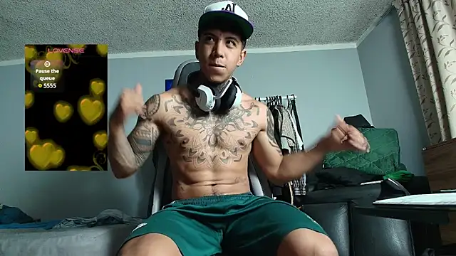 Snapshot of Nickhot0609 chatting on 03/31/26, 10:48 Nickhot0609 online show from 03/31/26, 10:48