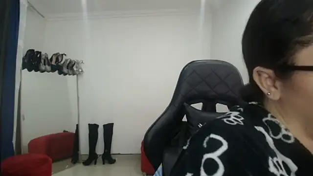 Madame Shein  online show from 02/14/25, 09:21