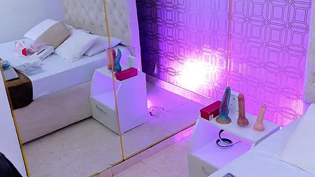 Snapshot of Derieri_D chatting on 11/11/25, 07:36 Derieri D online show from 11/11/25, 07:36