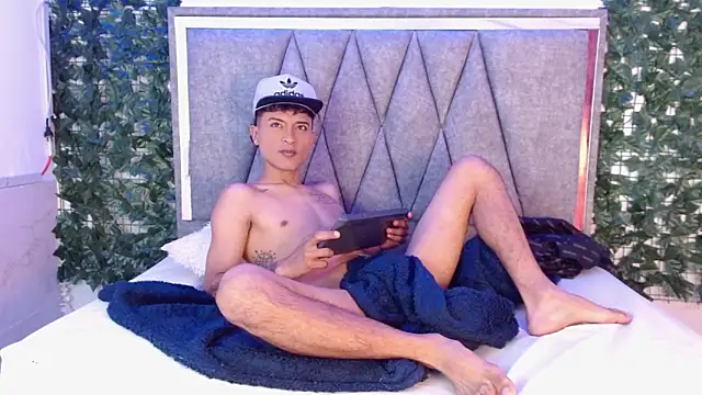 Edward Milleer online show from 12/15/24, 02:48