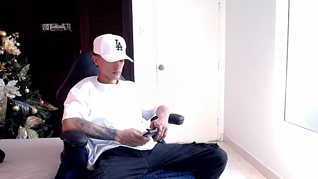 Edward Milleer online show from 12/17/24, 02:55