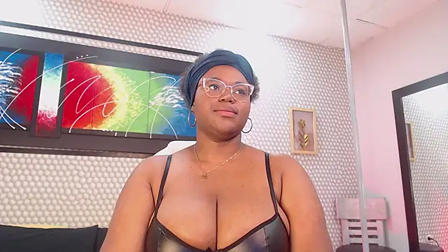 Snapshot of Makena_gh chatting on 12/28/24, 03:58 Makena gh online show from 12/28/24, 03:58
