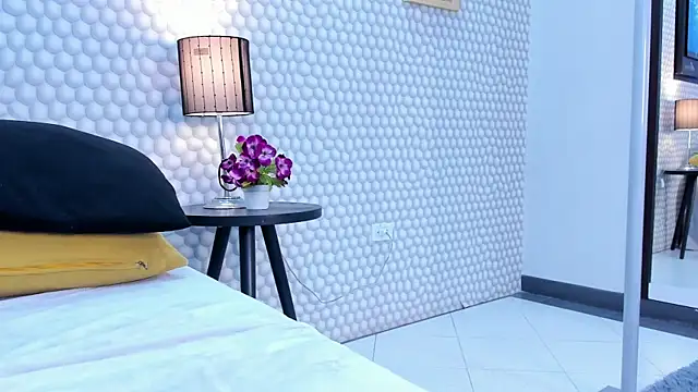 Snapshot of Makena_gh chatting on 03/22/25, 10:17 Makena gh online show from 03/22/25, 10:17