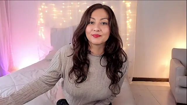 Snapshot of karla_paradise_ chatting on 12/16/24, 06:27 karla paradise online show from 12/16/24, 06:27