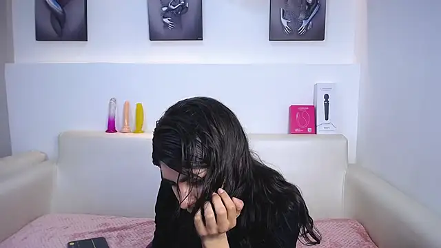 Melodi Roux online show from 10/21/25, 01:01