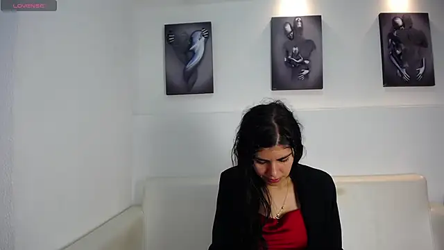 Melodi Roux online show from 04/06/26, 01:45