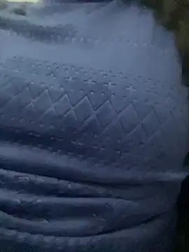 Snapshot of Lina-lolo chatting on 12/17/24, 07:04 Lina-lolo online show from 12/17/24, 07:04