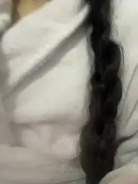 Snapshot of Lina-lolo chatting on 12/23/24, 05:39 Lina-lolo online show from 12/23/24, 05:39