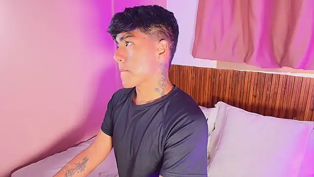 Snapshot of kiing_azahell chatting on 03/28/26, 09:36 kiing azahell online show from 03/28/26, 09:36