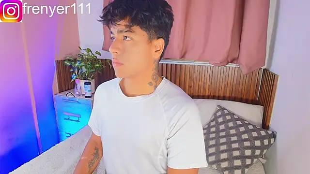 Snapshot of kiing_azahell chatting on 04/11/26, 03:00 kiing azahell online show from 04/11/26, 03:00