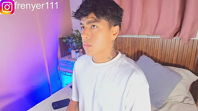 Snapshot of kiing_azahell chatting on 04/12/26, 02:05 kiing azahell online show from 04/12/26, 02:05