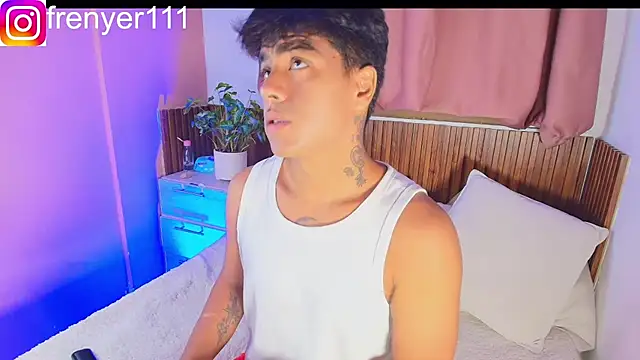 Snapshot of kiing_azahell chatting on 04/18/26, 02:37 kiing azahell online show from 04/18/26, 02:37