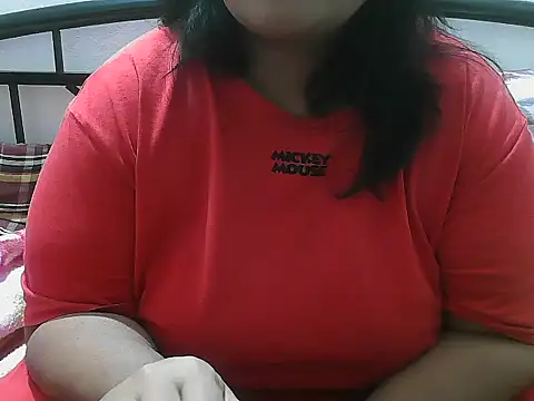 Snapshot of Queen_of_boobs01 chatting on 12/03/25, 09:24 Queen of boobs01 online show from 12/03/25, 09:24