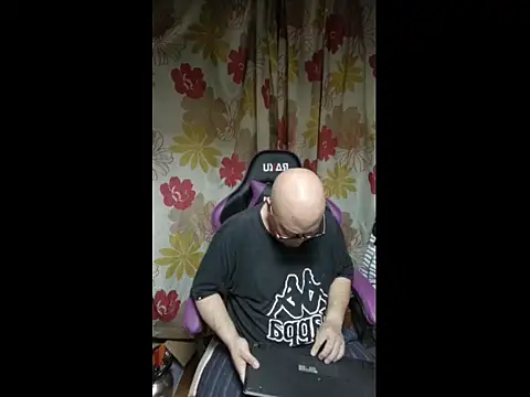 419hisakun online show from 10/19/25, 11:11