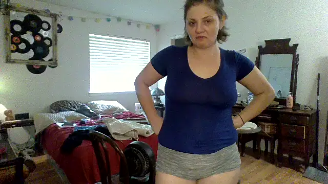 Snapshot of sophiarica chatting on 04/28/26, 10:59 sophiarica online show from 04/28/26, 10:59