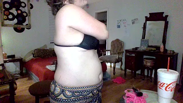 Snapshot of sophiarica chatting on 04/29/26, 04:00 sophiarica online show from 04/29/26, 04:00