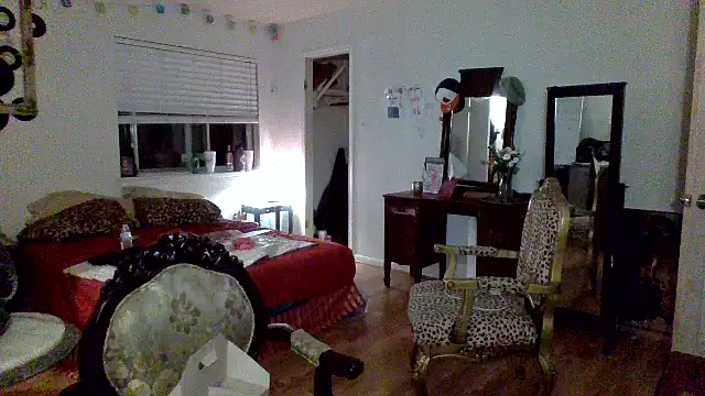 sophiarica online show from 05/19/26, 06:53