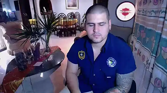 Snapshot of pitbullveryhot chatting on 02/07/25, 03:45 pitbullveryhot online show from 02/07/25, 03:45