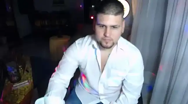 Snapshot of pitbullveryhot chatting on 03/03/25, 05:20 pitbullveryhot online show from 03/03/25, 05:20