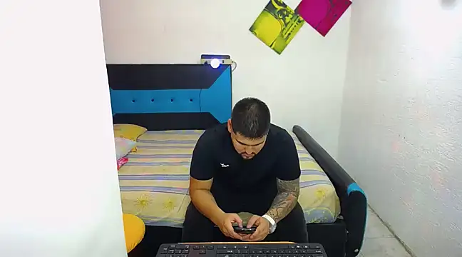 Snapshot of pitbullveryhot chatting on 03/20/25, 11:56 pitbullveryhot online show from 03/20/25, 11:56