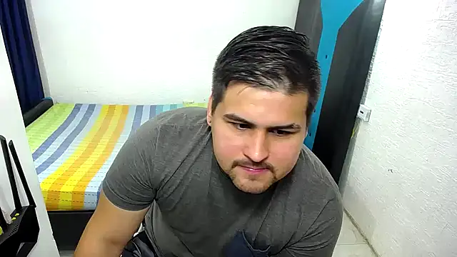 Snapshot of pitbullveryhot chatting on 11/02/25, 11:51 pitbullveryhot online show from 11/02/25, 11:51