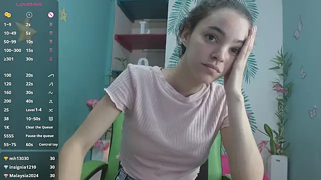 Mia-kalinfa online show from 12/04/24, 03:32