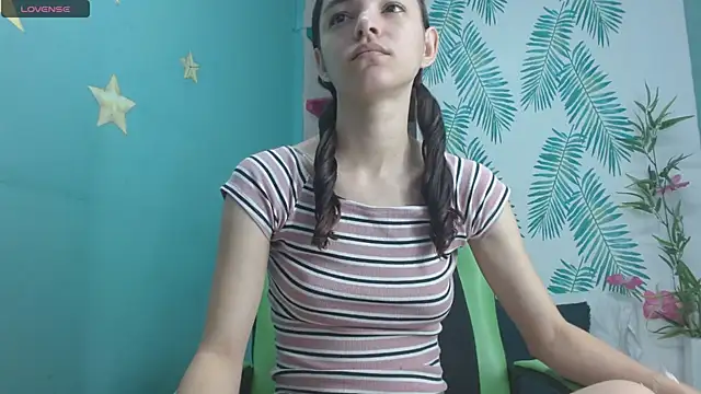 Mia-kalinfa online show from 01/03/25, 12:19