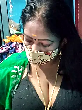 Snapshot of maniisha chatting on 03/19/26, 02:43 maniisha online show from 03/19/26, 02:43