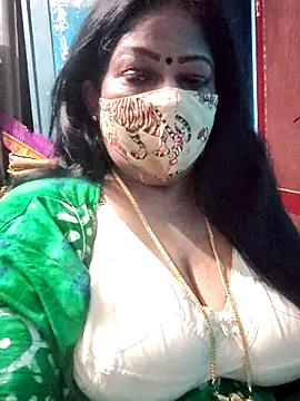 Snapshot of maniisha chatting on 04/10/26, 03:39 maniisha online show from 04/10/26, 03:39