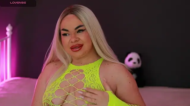 MissLilaa online show from 12/17/24, 06:42